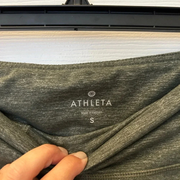 ! Athleta Striped Chaturanga Capri Tight Leggings size small - Picture 5 of 5